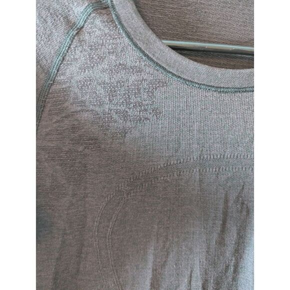 LULULEMON ATHLETICA Swiftly Tech Long Sleeve Crew In Black Cherry/Black Size 10 - Picture 9 of 9